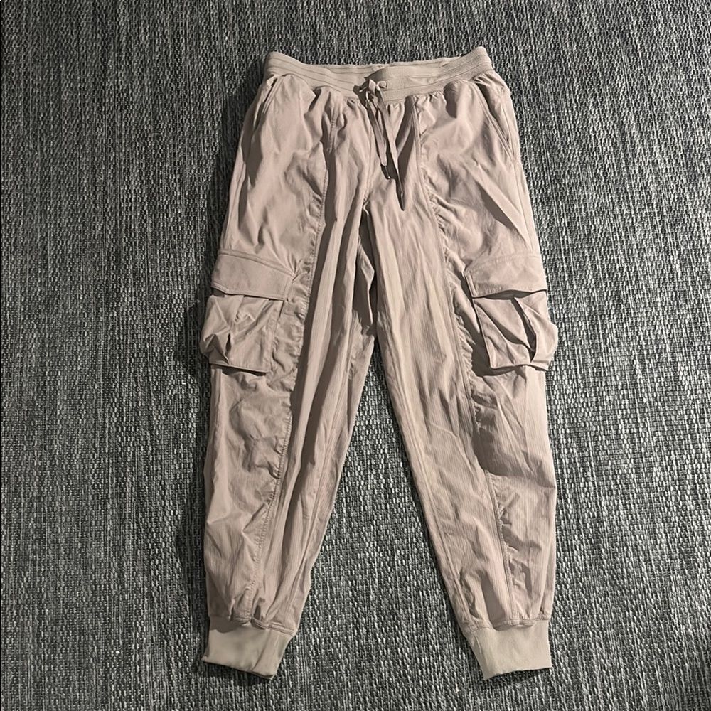 Lululemon Dance Studio Relaxed Fit Mid Rise Cargo Jogger Taupetastic Size Small